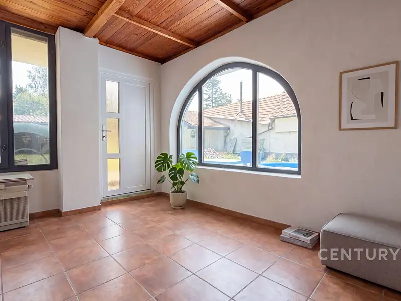 Prodej rodinného domu 284 m², pozemek 1154 m², Roštín – náhled fotky 3
