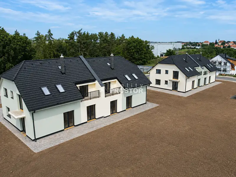 Prodej bytu 3+kk 99 m², Nučice – náhled fotky 1