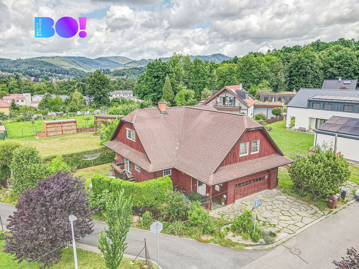 Prodej rodinného domu 280 m², pozemek 446 m² – fotografie 4
