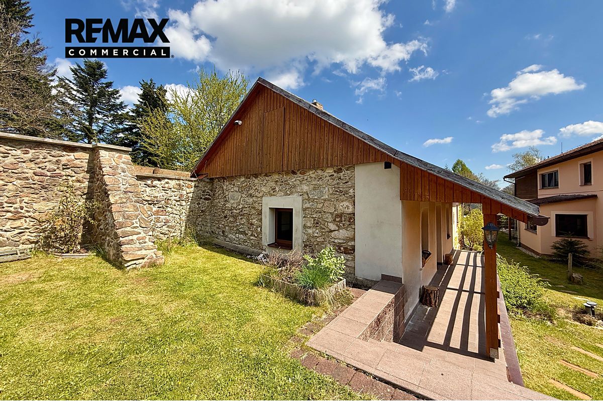 Prodej rodinného domu 282 m², pozemek 1182 m² – fotografie 5