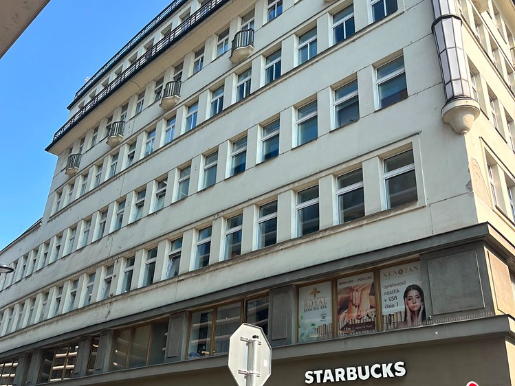 Pronájem komerčního prostoru, 25 m² (1 z 9)