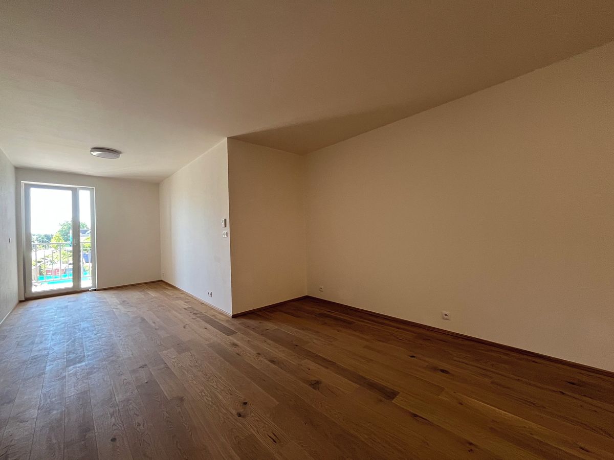 Pronájem bytu 1+kk 41 m² – fotografie 3