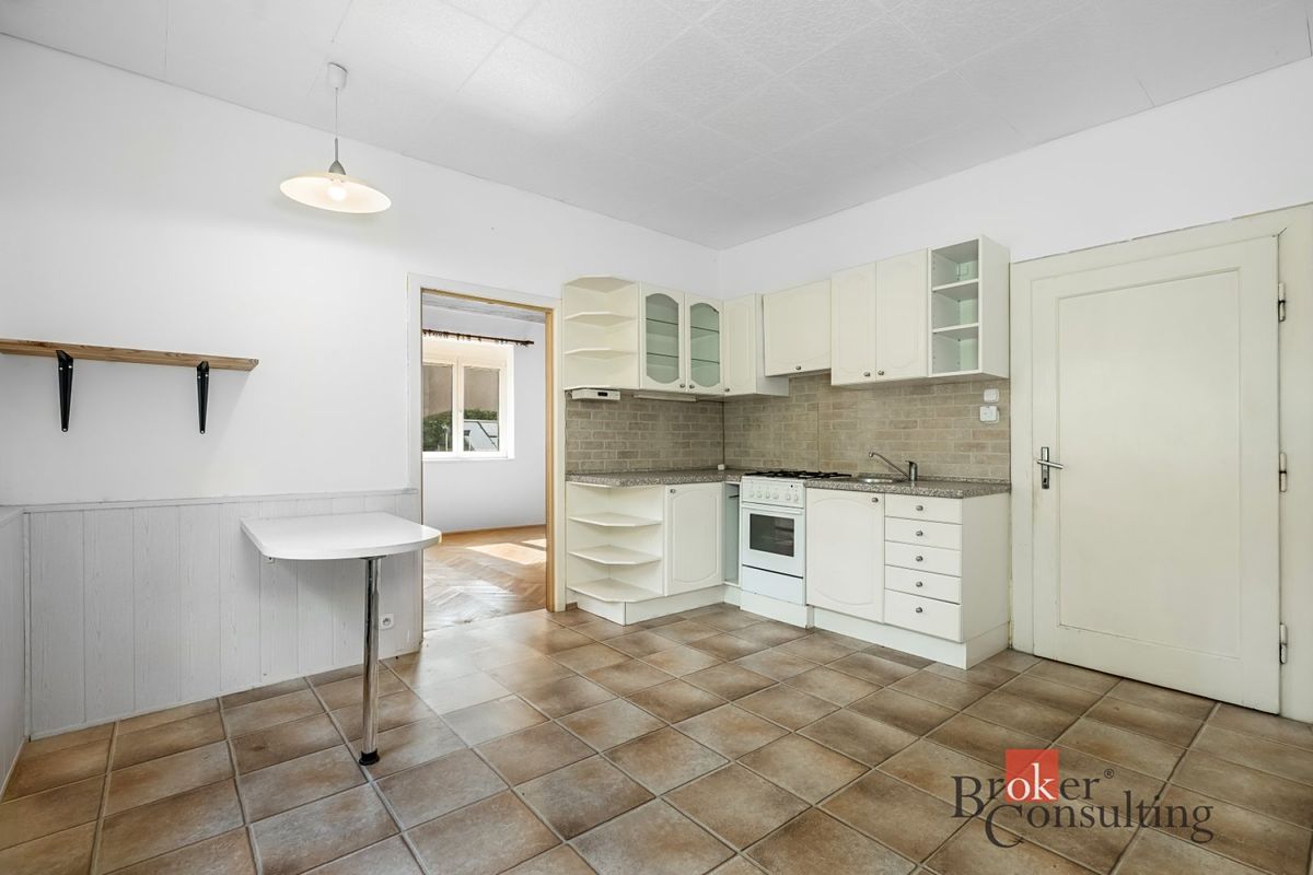 Prodej vily 209 m², pozemek 422 m² – fotografie 2
