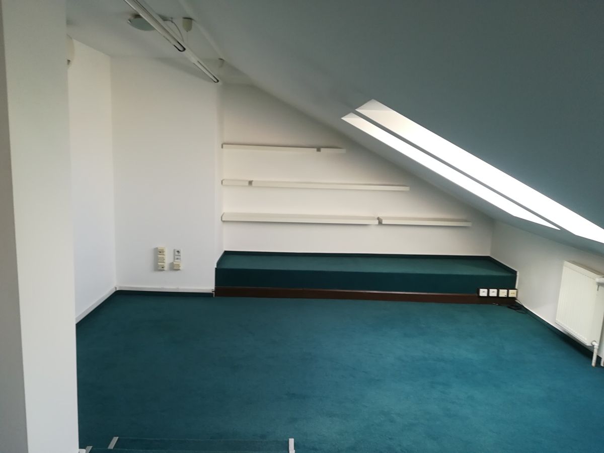 Pronájem kanceláře 87 m² – fotografie 4