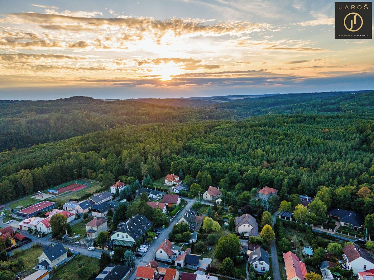 Prodej rodinného domu 400 m², pozemek 1226 m² – fotografie 4