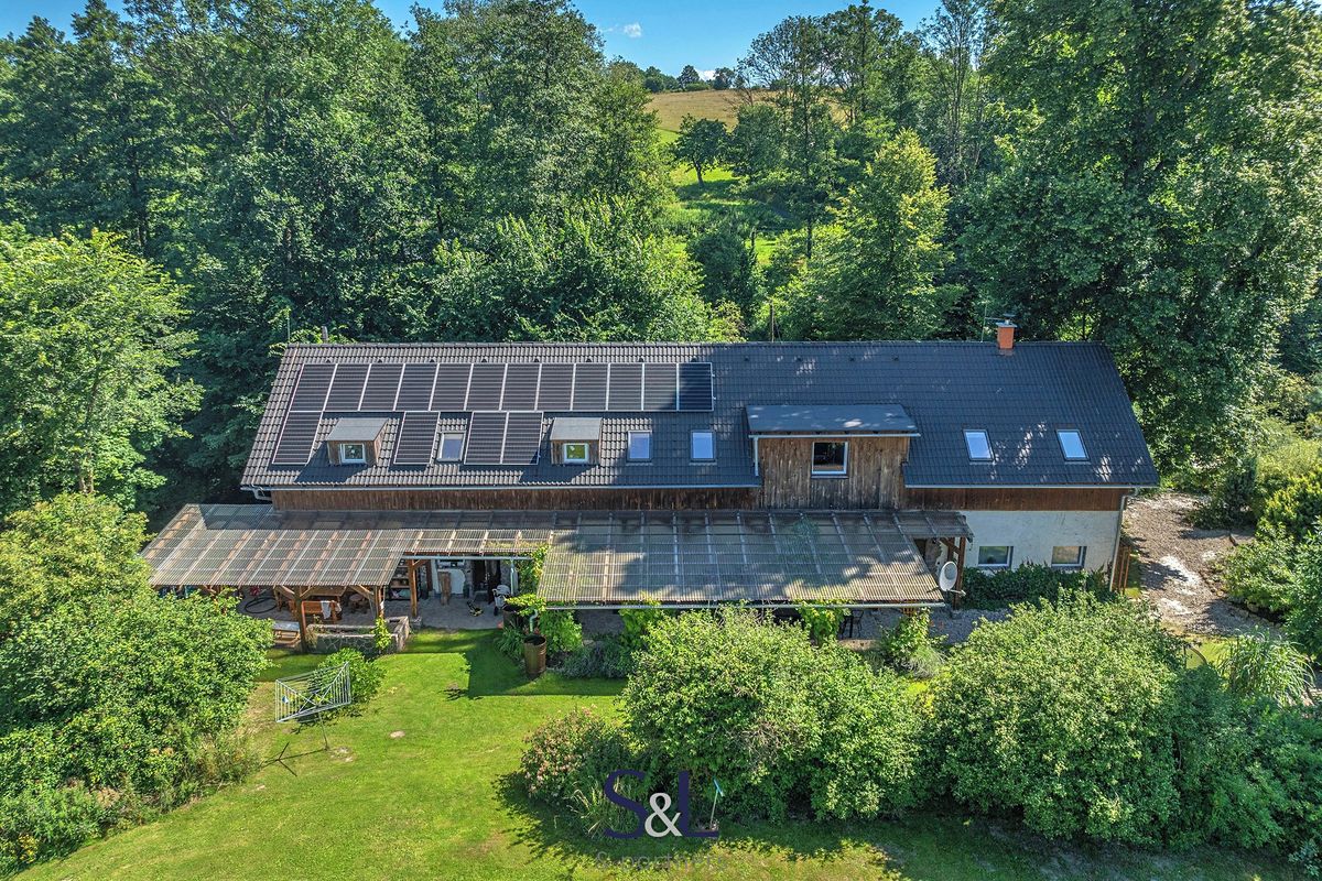 Prodej vícegeneračního domu 470 m², pozemek 5000 m² – fotografie 3