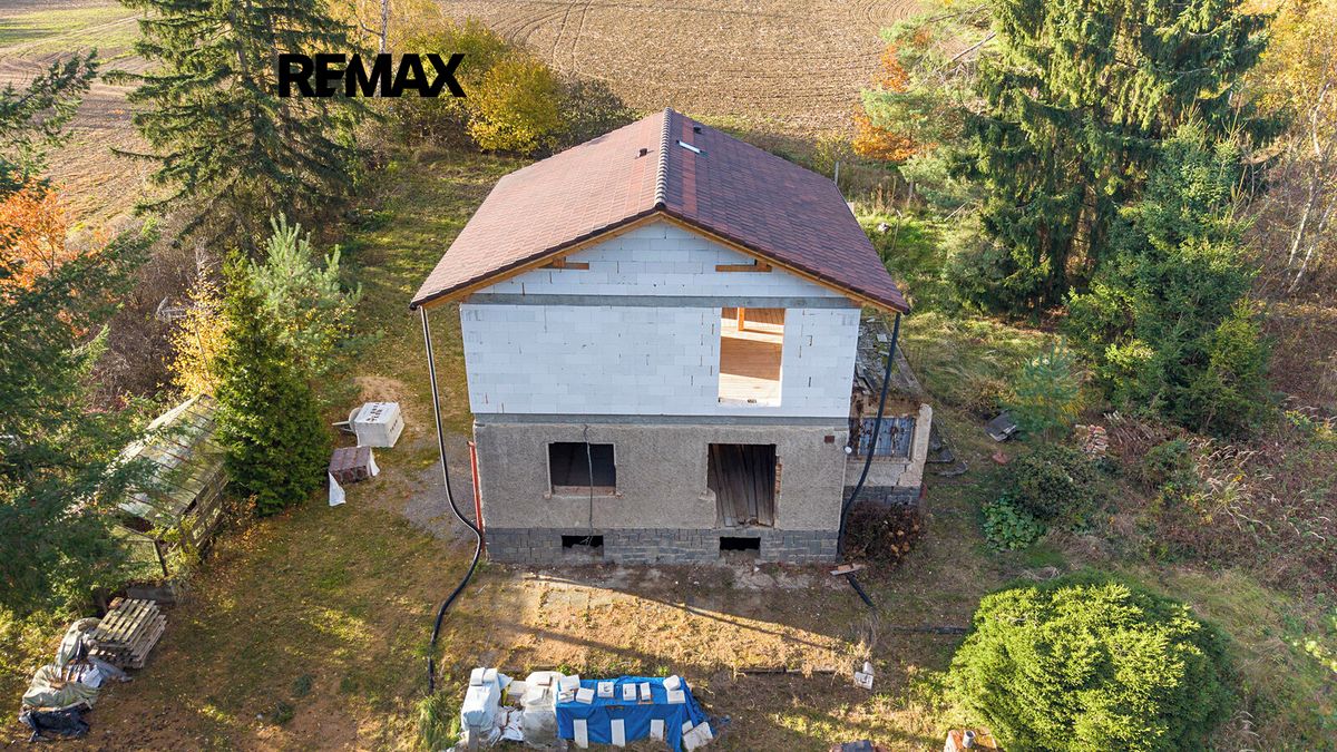 Prodej rodinného domu 210 m², pozemek 2055 m² – fotografie 3