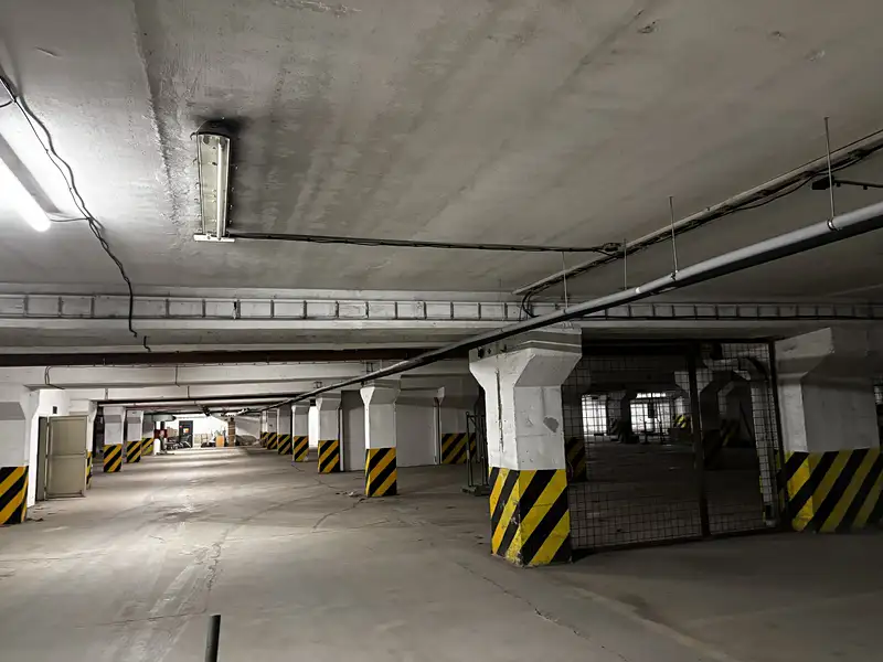 Pronájem garáže 3838 m², Praha – náhled fotky 2