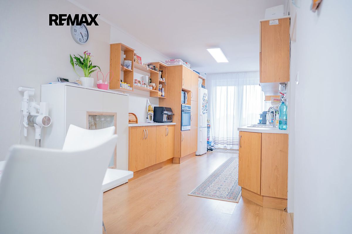 Prodej rodinného domu 245 m², pozemek 114 m² – fotografie 2