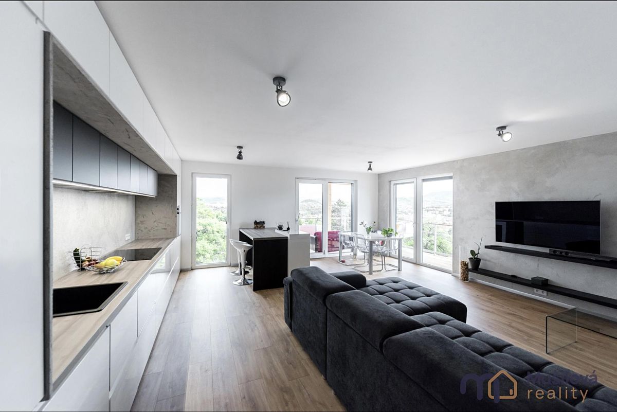Prodej vily 175 m², pozemek 635 m² – fotografie 3