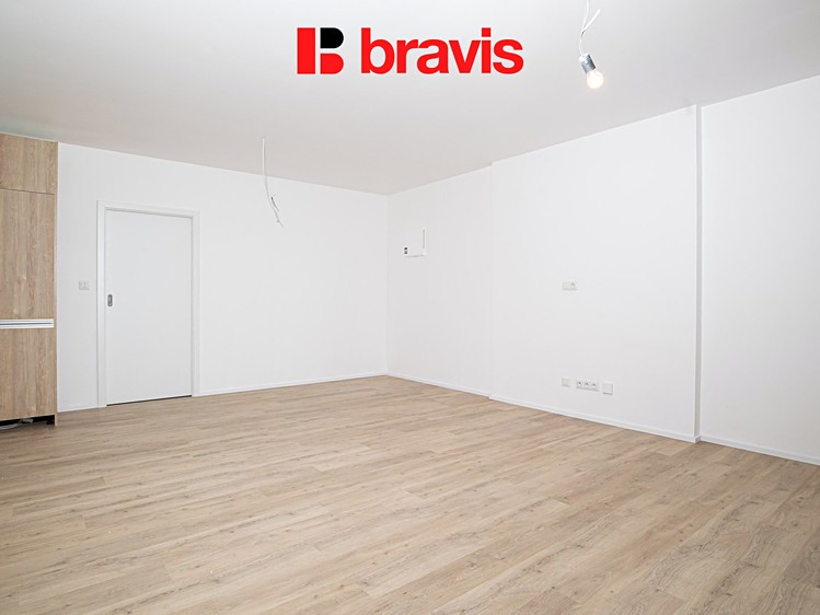 Prodej komerčního prostoru, 68 m² (12 z 18)
