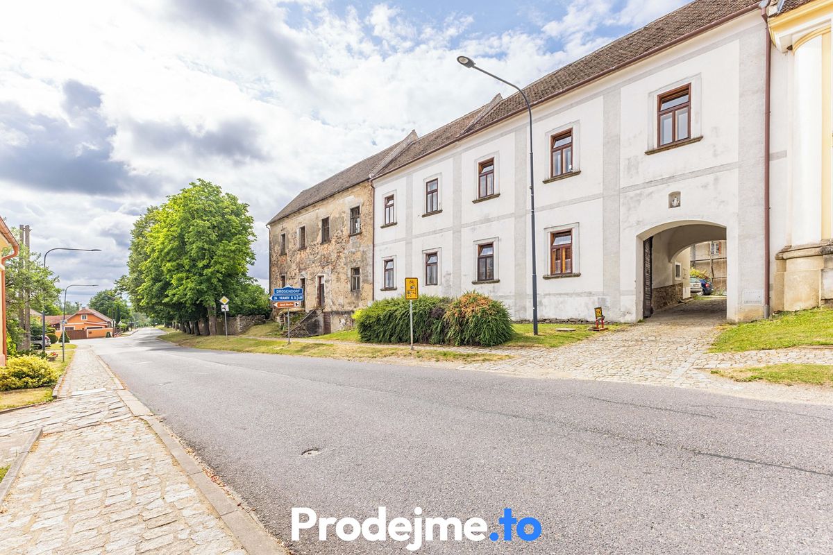 Prodej rodinného domu 180 m², pozemek 282 m² – fotografie 2