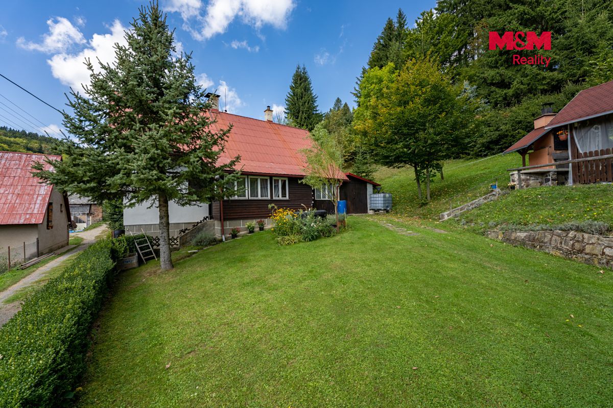 Prodej rodinného domu 160 m², pozemek 1244 m² – fotografie 2