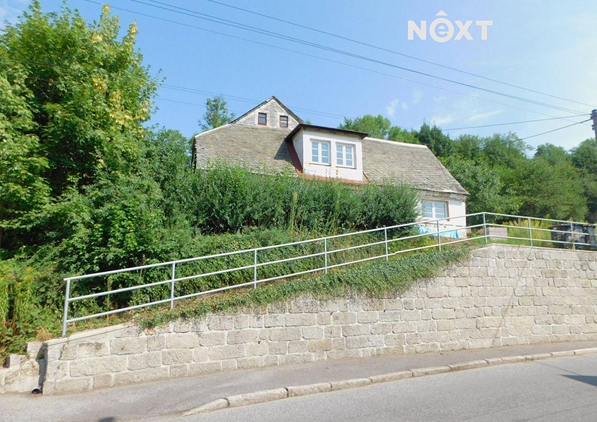 Prodej rodinného domu 200 m², pozemek 1617 m² – fotografie 2