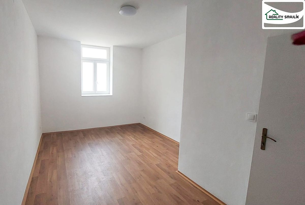 Pronájem bytu 1+kk 20 m² – fotografie 2