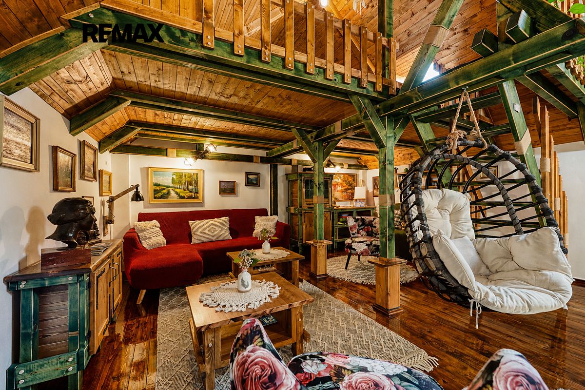 Prodej rodinného domu 200 m², pozemek 152 m² – fotografie 2