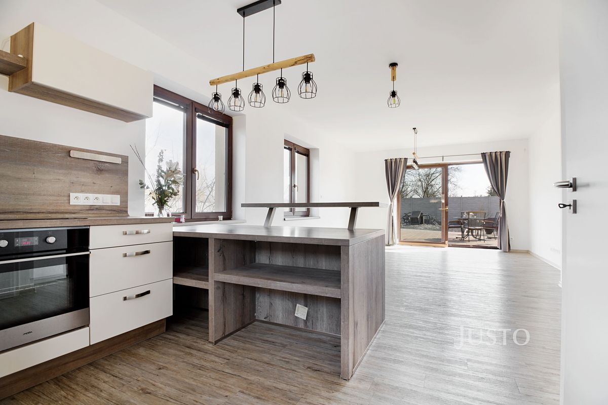 Prodej rodinného domu 227 m², pozemek 1747 m² – fotografie 4