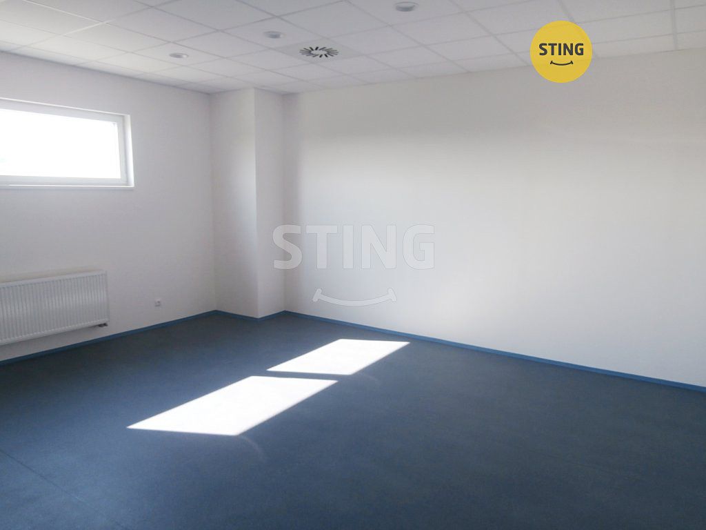 Pronájem kanceláře 504 m²