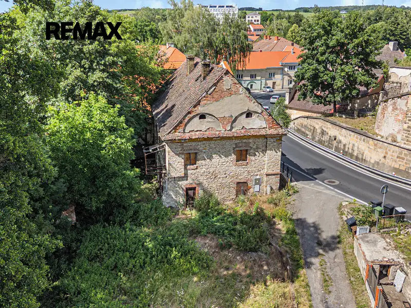 Prodej rodinného domu 360 m², pozemek 410 m², Liběchov – náhled fotky 3