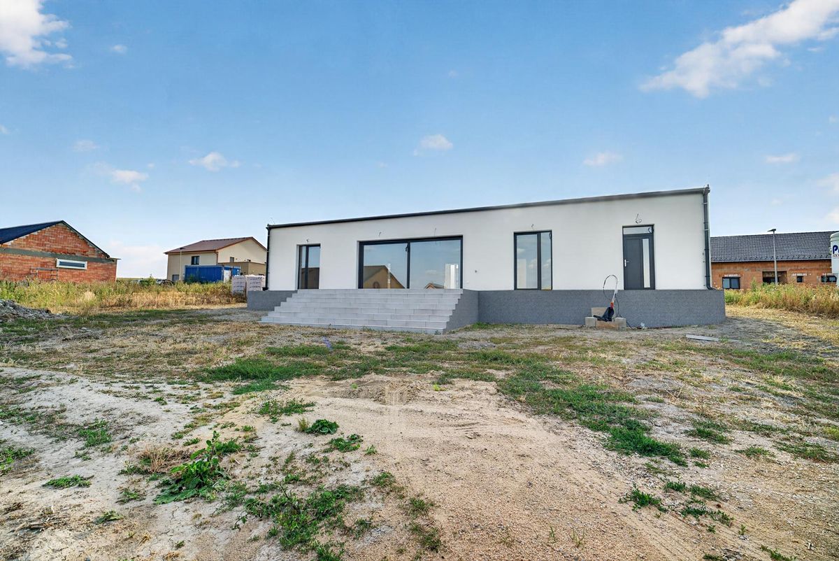 Prodej rodinného domu 183 m², pozemek 702 m² – fotografie 3