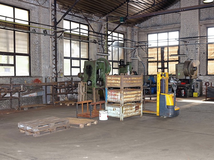 Комерційне приміщення на продаж, 11 945 м² (32 з 68)