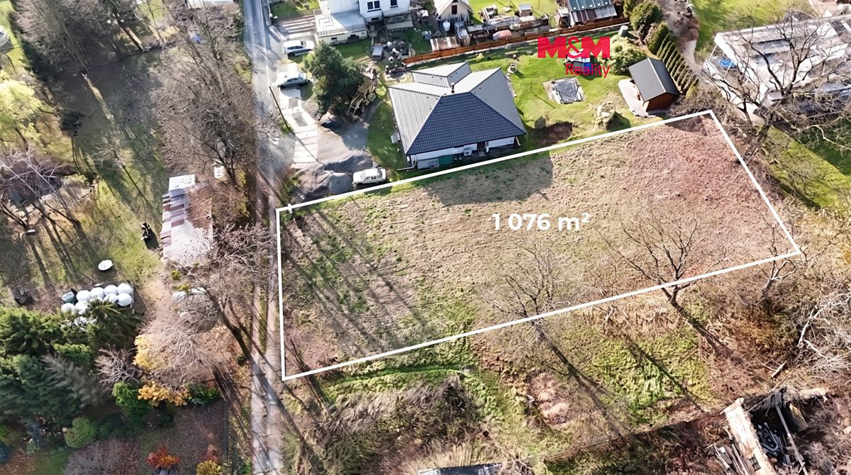 Prodej stavebního pozemku 1076 m²