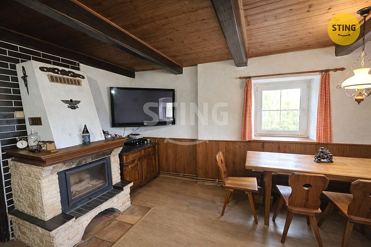 Prodej rodinného domu 210 m², pozemek 1778 m² – fotografie 5