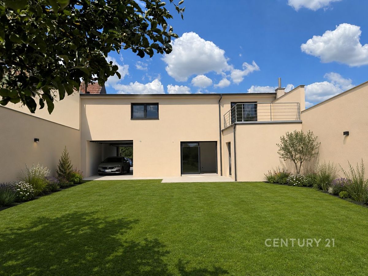 Prodej rodinného domu 240 m², pozemek 463 m²
