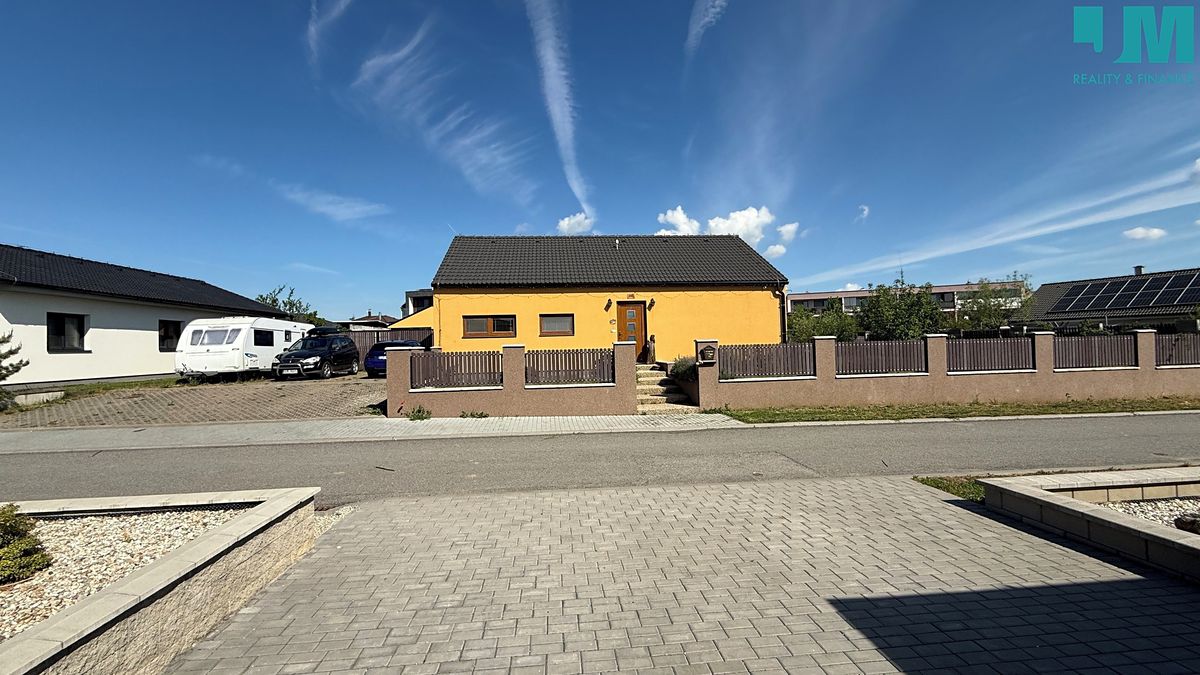 Prodej rodinného domu 102 m², pozemek 1015 m² – fotografie 2
