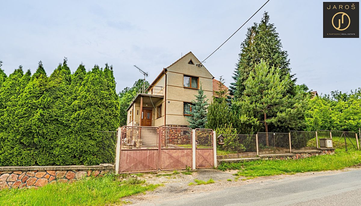 Prodej rodinného domu 277 m², pozemek 1132 m²