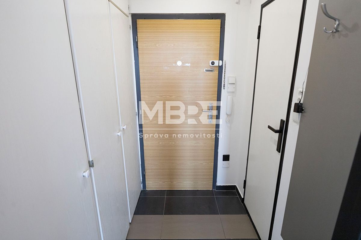 Pronájem bytu 1+kk 32 m² – fotografie 4