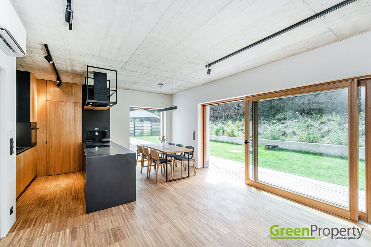 Prodej rodinného domu 308 m², pozemek 1907 m² – fotografie 3