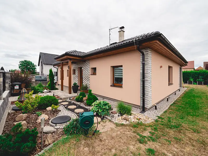 Prodej rodinného domu 115 m², pozemek 609 m², Úherce – náhled fotky 2