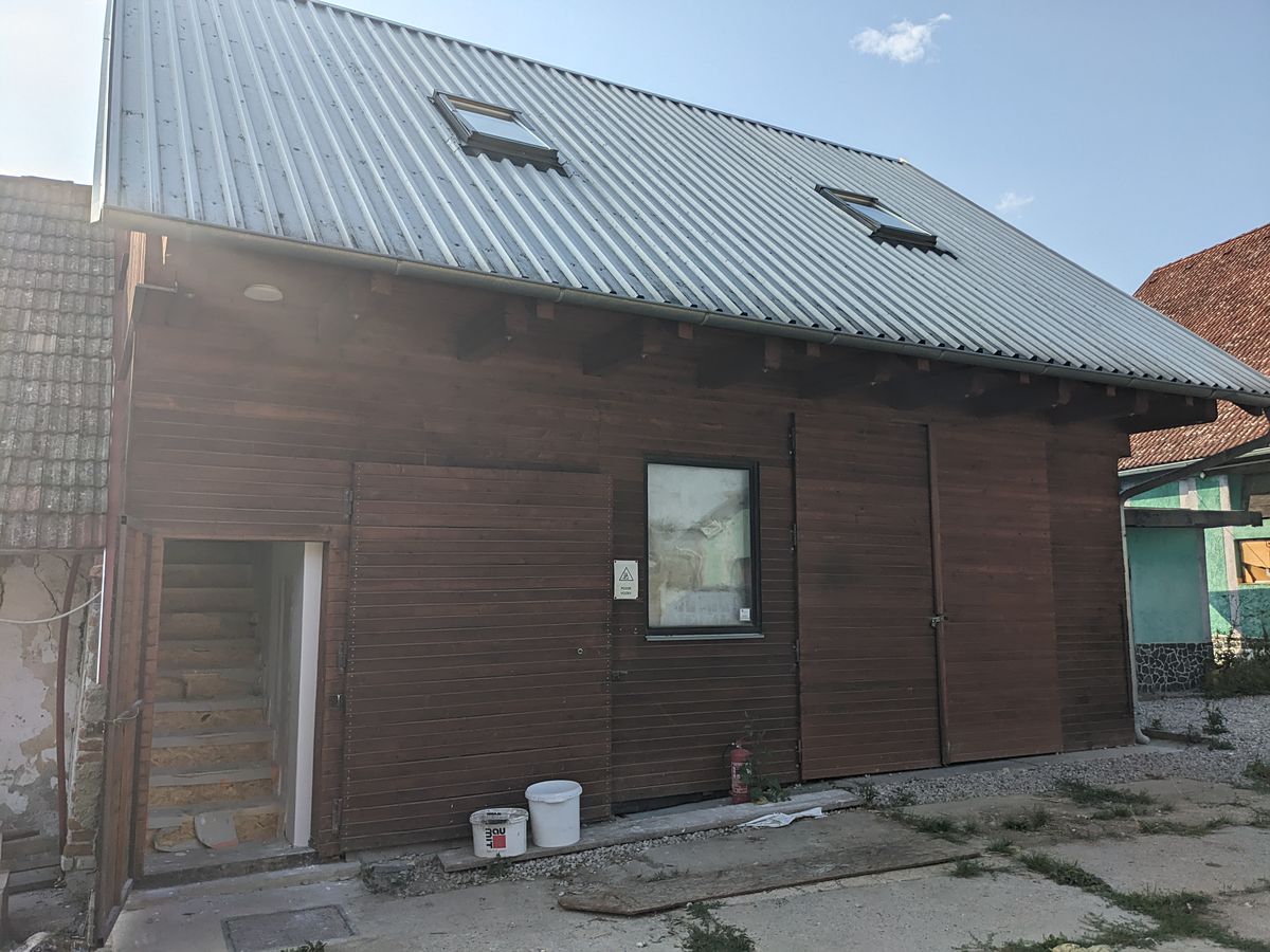 Prodej vícegeneračního domu 470 m², pozemek 718 m² – fotografie 2