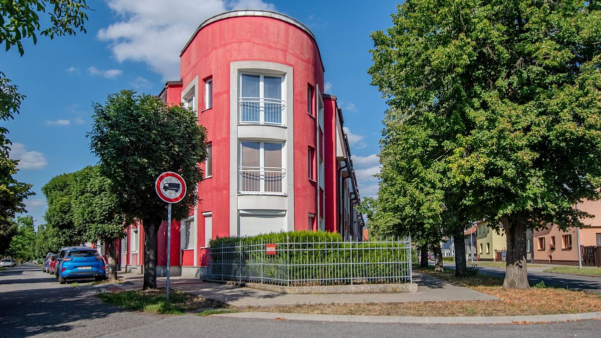 Pronájem bytu 2+kk 66 m² – fotografie 2