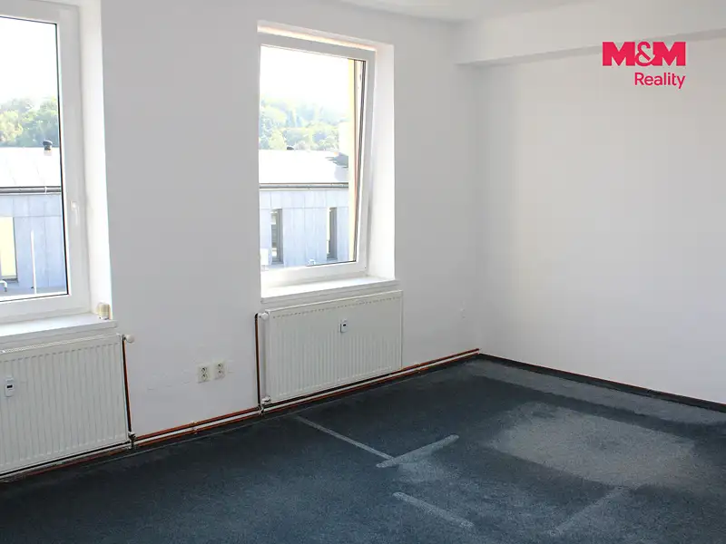 Pronájem kanceláře 19 m², Nová Paka – náhled fotky 3