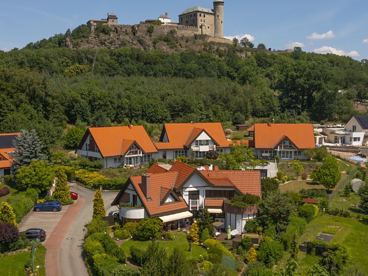 Haus zum Kauf, 718 m² (1 von 26)