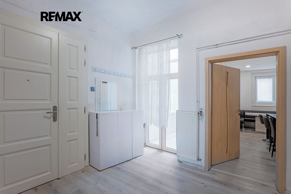 Pronájem bytu 4+kk 111 m² – fotografie 3