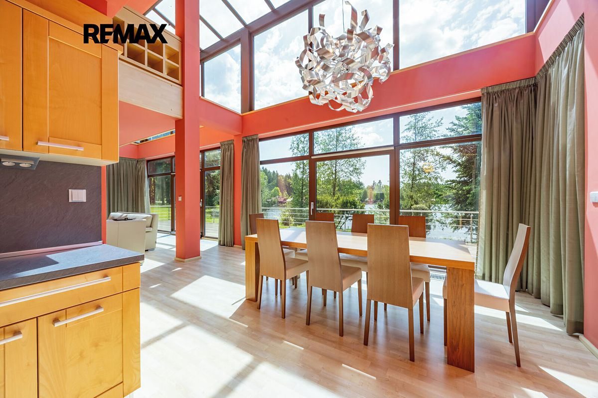 Prodej vícegeneračního domu 238 m², pozemek 3192 m² – fotografie 2