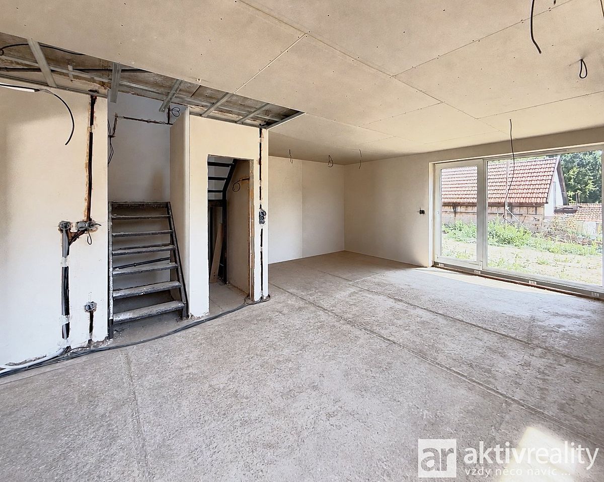 Prodej rodinného domu 197 m², pozemek 213 m² – fotografie 2