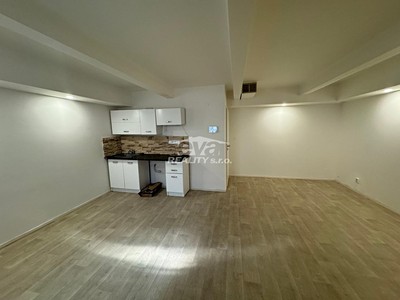 Комерційне приміщення на продаж, 46 м² (3 з 27)