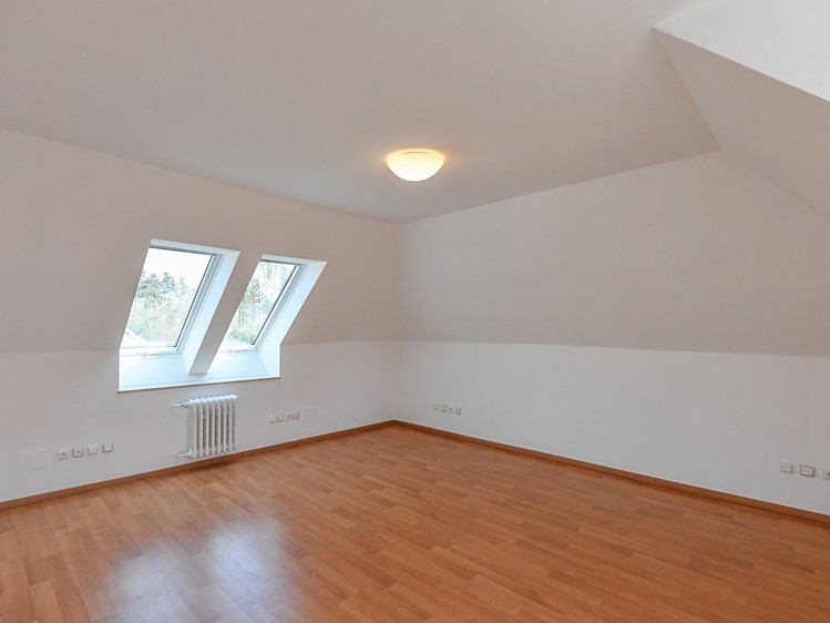 Pronájem komerčního prostoru, 417 m² (16 z 37)