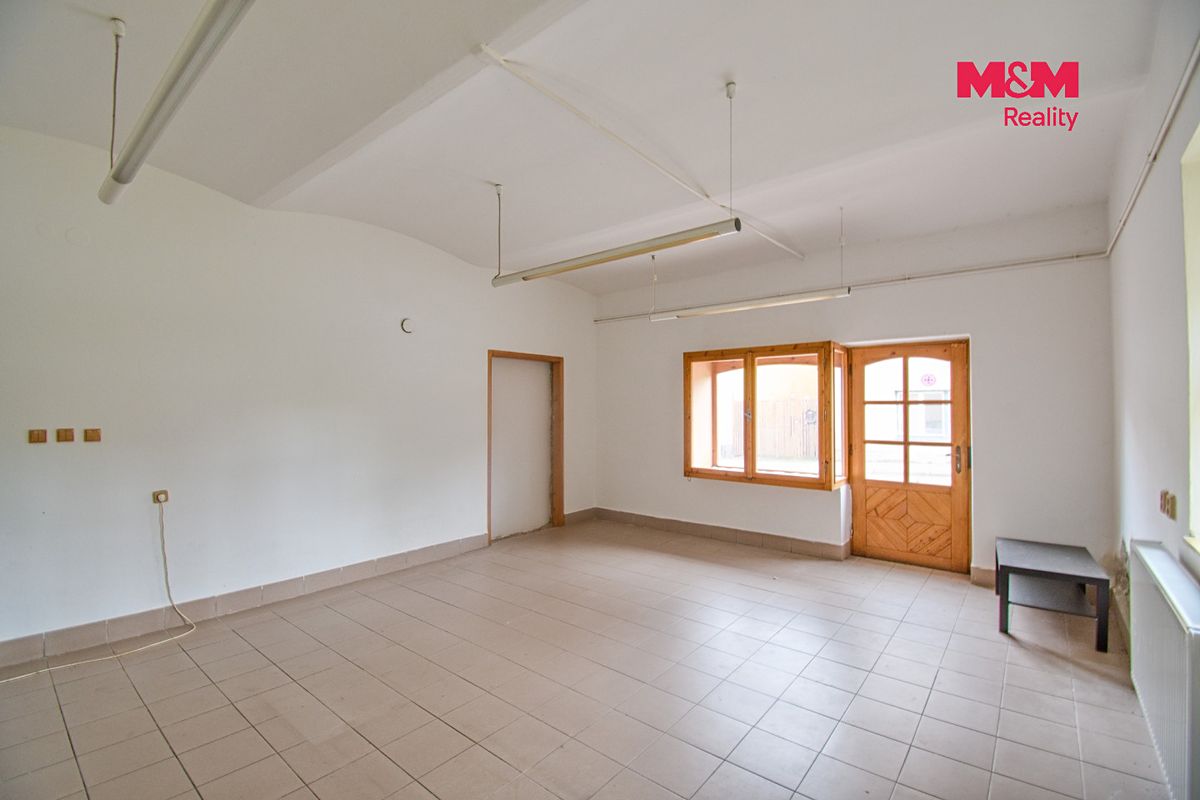 Prodej obchodního prostoru 308 m² – fotografie 3