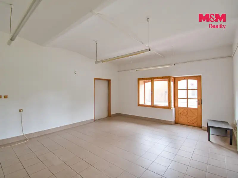 Prodej obchodního prostoru 308 m², Příbor – náhled fotky 3