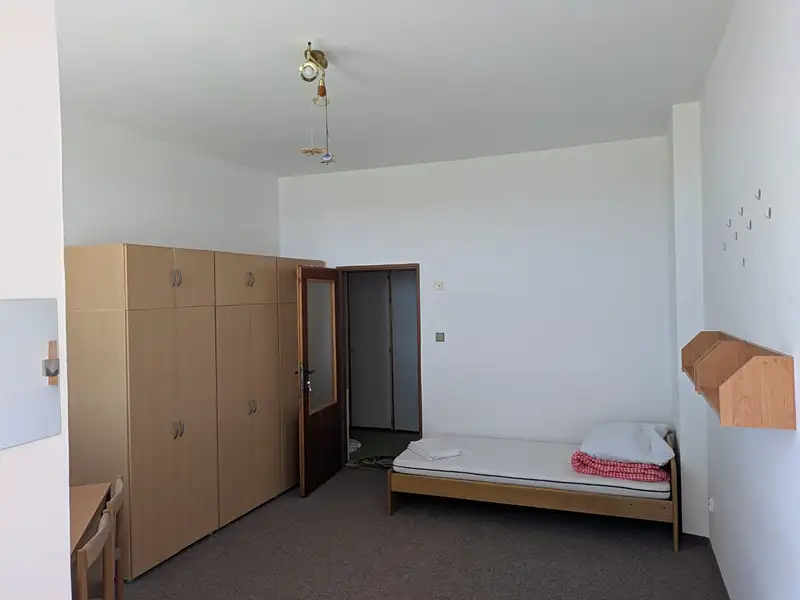 Pronájem bytu pokoje 15 m², Praha – náhled fotky 2