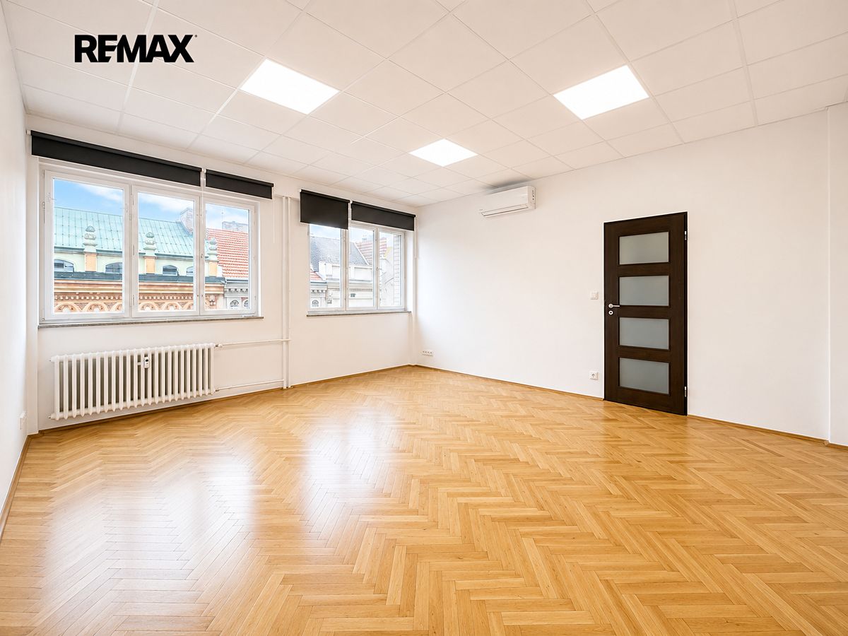 Pronájem bytu 1+1 66 m² – fotografie 3