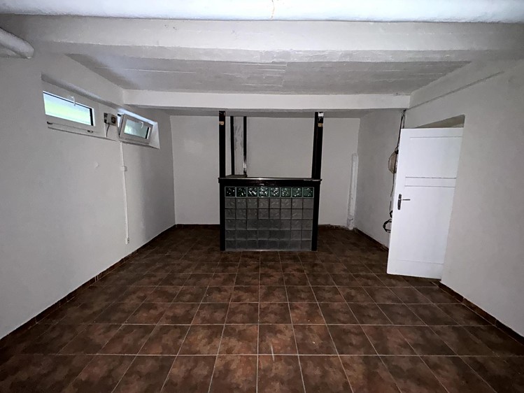 Комерційне приміщення на продаж, 125 м² (22 з 40)