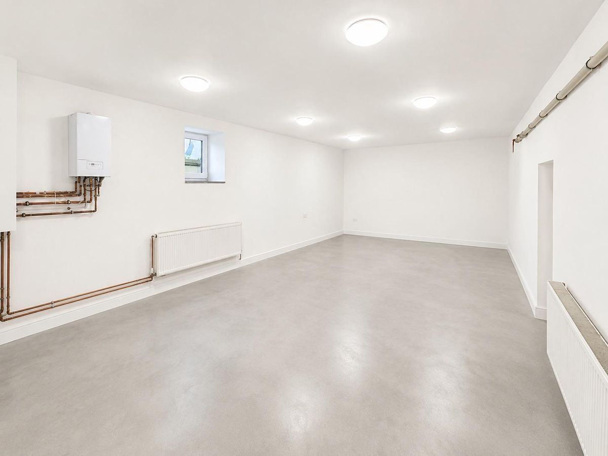 Pronájem skladového prostoru 97 m² – fotografie 2