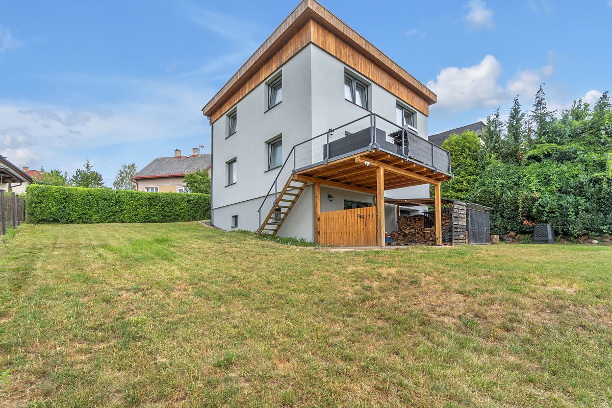 Prodej rodinného domu 180 m², pozemek 822 m² – fotografie 4