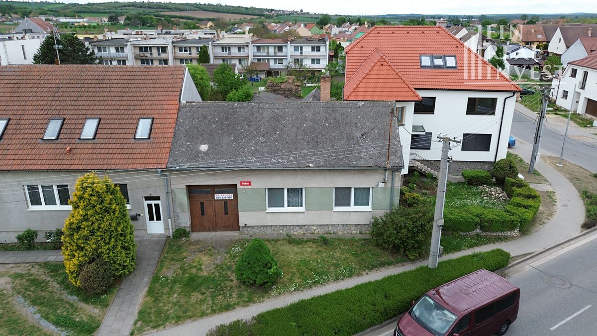 Prodej rodinného domu 145 m², pozemek 904 m² – fotografie 2